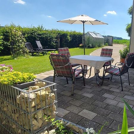Ruhig Gelegene Ferienwohnung Im Gruenen Mit Terrasse Und Kleinem Garten Rotthalmuenster Экстерьер фото