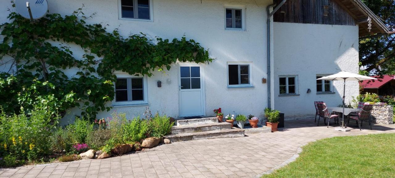 Ruhig Gelegene Ferienwohnung Im Gruenen Mit Terrasse Und Kleinem Garten Rotthalmuenster Экстерьер фото