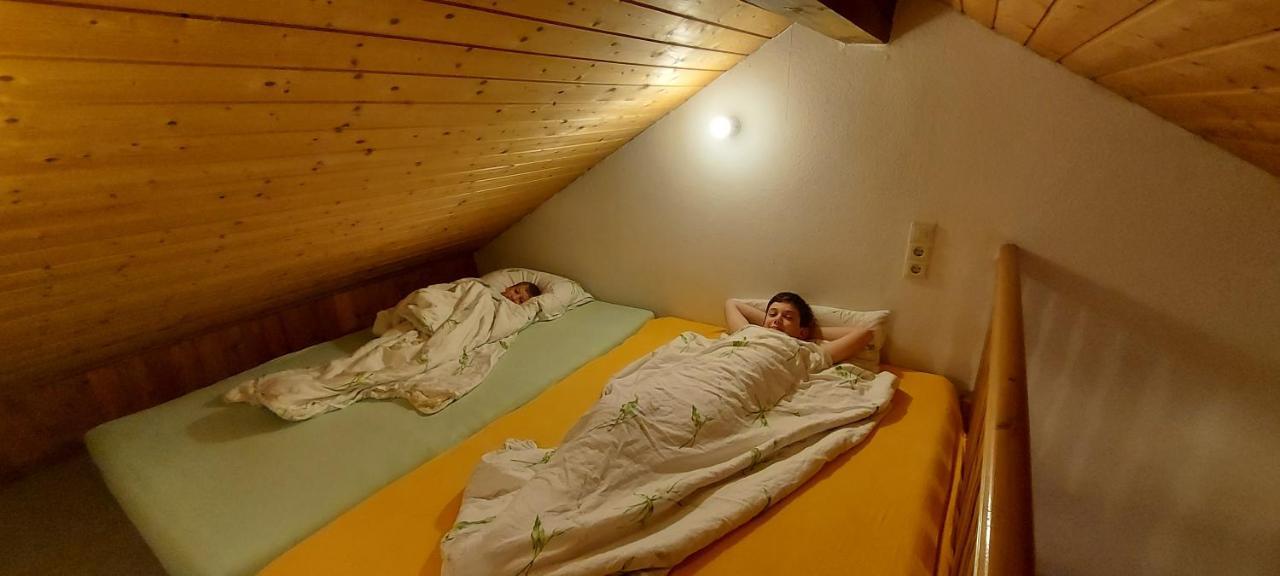 Ruhig Gelegene Ferienwohnung Im Gruenen Mit Terrasse Und Kleinem Garten Rotthalmuenster Экстерьер фото