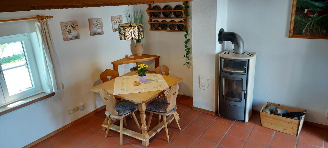 Ruhig Gelegene Ferienwohnung Im Gruenen Mit Terrasse Und Kleinem Garten Rotthalmuenster Экстерьер фото