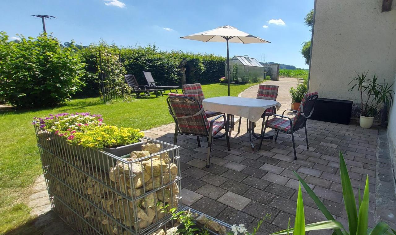 Ruhig Gelegene Ferienwohnung Im Gruenen Mit Terrasse Und Kleinem Garten Rotthalmuenster Экстерьер фото