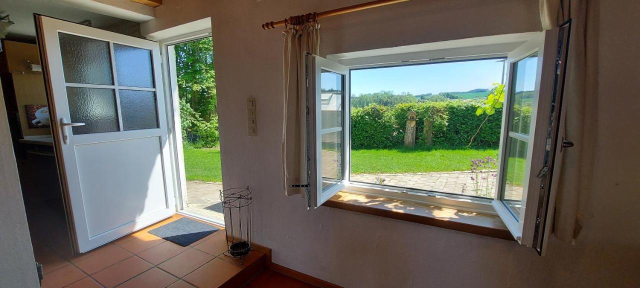 Ruhig Gelegene Ferienwohnung Im Gruenen Mit Terrasse Und Kleinem Garten Rotthalmuenster Экстерьер фото